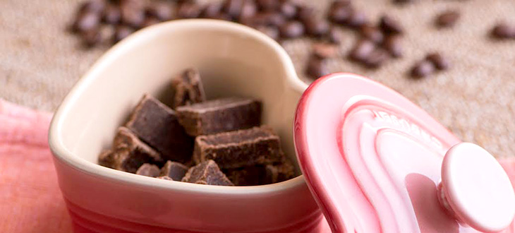 【売上のうち3%がアフリカの子どもたちの給食に】友チョコで幸せのおすそわけ！オイシックス×TFTのヘルシーチョコレート！