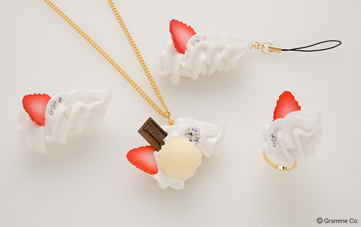 イチゴとホイップクリームのアクセサリー